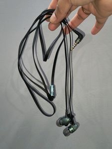 I'm Selling Boat Earphones With Buds