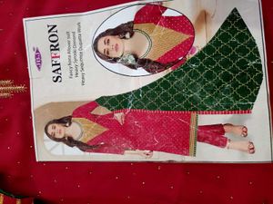 Elegant Red Kurta Set with Green Dupatta