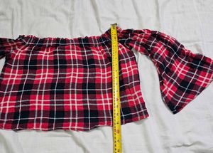 Pull&amp;Bear Plaid Off-Shoulder Cropped Blouse