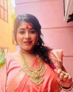 Exquisite Traditional Indian Gold Necklace Set, te
