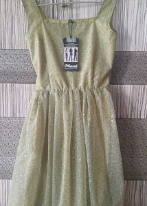 Pretty Sequenced Midi Dress Size 32