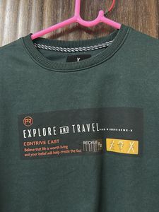 Men's "Explore &amp; Travel" Sweatshirt