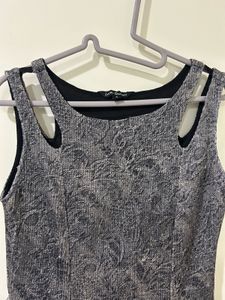 Latin Quarters- Sleeveless Textured Grey Dress