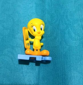 Tweety Bird Figurine Set with Charms 11