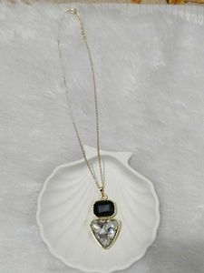 Elegant Geometric Pendant Necklace