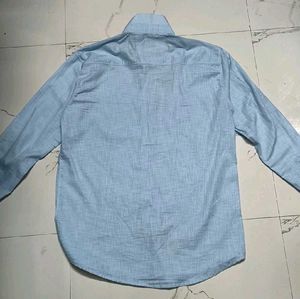 Men's Light Blue Button-Down Shirt
