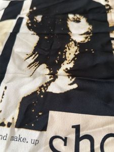Catwalk Graphic Print Scarf