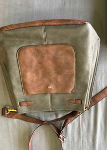 Chic Crossbody Bag with Buckle Detail