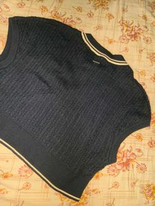 Navy Blue Sleeveless Knit Top with Patch