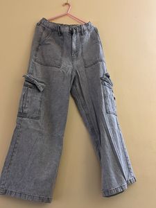 Stylish Grey Wide-Leg Cargo Jeans