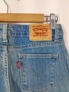 Levis Straight Fit Jeans(Women's)