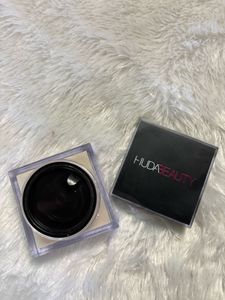 Huda Beauty Loose Powder