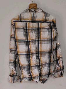 Chic Plaid Button-Up Shirt