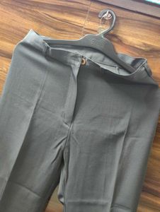 Chic Grey Wide-Leg Trousers