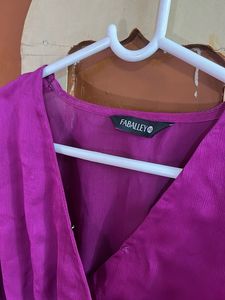 Stylish Purple V-Neck Crop Top