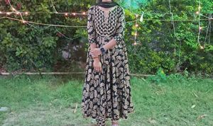 Elegant Paisley Print Kurta Set