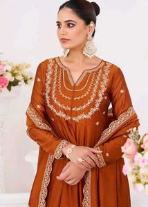 Women’s Silk Embroidery Anarkali Kurta Pant with D