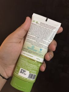 Mamaearth Mung Bean Pore Cleansing Foam Scrub