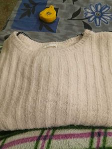 H&amp;M Off White/Cream Loose Fit Cuddly Crop Sweate