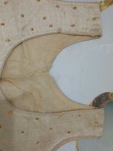Embroided blouse with pubb