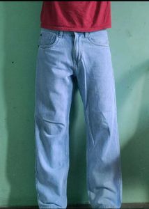 Light Wash Relaxed Fit Jeans