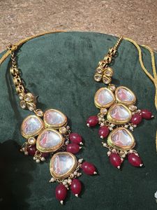 Exquisite Kundan &amp; Pearl Necklace Set