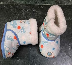 Kids new born baby winter 4 shoe combo pack