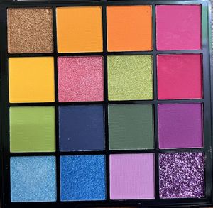16 colours eyeshadow pallete