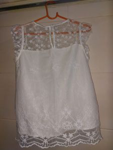 Papaya brand- Beautiful white top