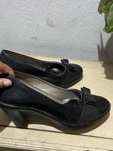 Black Heels Sreeleathers