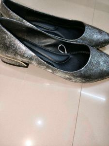 New no used Lavie Metallic Pointed Toe Flats