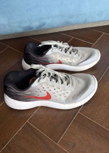 Nike sports shoes uk4