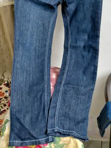 Revolta Dark Wash Flared Jeans