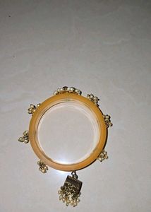 Elegant Pearl &amp; Gold Tone Bangle Bracelet