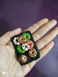 Cute little fridge magnet. Plz wait for 4 days after order. So i can make for u this cute magnets. ☺