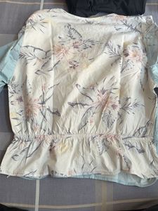 Floral Print v neck top