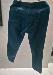 2 Cropped Jeans