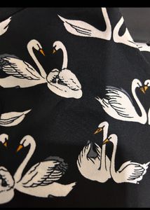 YUMI BLACK SWAN TOP