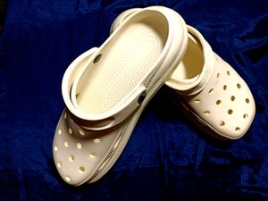 Classic Ivory Crocs Size 9 Unisex