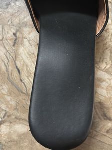Chic Black Heeled Slides