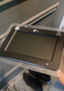 Digital Photo Frame with Clear Display
