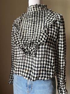 Chic Black &amp; White Ruffle Blouse top