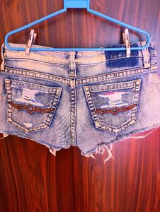 Distressed Hot Pants