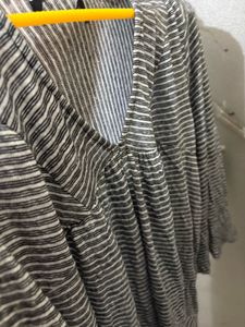 Striped V-Neck Long Sleeve Top