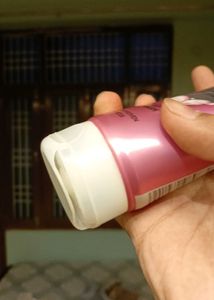 Pond's Bright Beauty Facewash