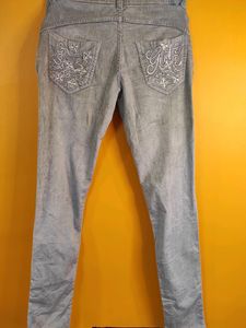Pocket Embroided Jeans