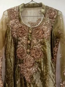 Women Ethnic Partywear Velvet Kurta