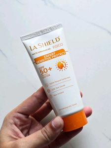 LA SHIELD Matte Sunscreen Gel SPF 50+
