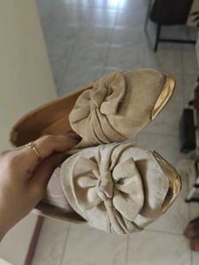 Elegant Beige Bow Ballerinas