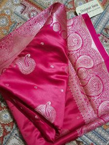 Elegant Pink Silk Saree with Paisley Motifs
